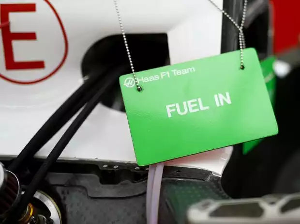 "Fuel in"-Schild Titel-Bild zur News: "Fuel in"-Schild