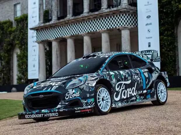 Ford Puma Rally1 vor dem Goodwood House Titel-Bild zur News: Ford Puma Rally1 vor dem Goodwood House