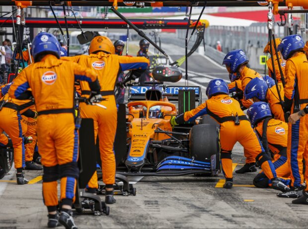 Daniel Ricciardo (McLaren) beim Boxenstopp Daniel Ricciardo (McLaren) beim Boxenstopp