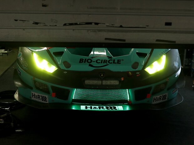 Lamborghini Huracan GT3 des Teams Konrad Motorsport in der Box am Nürburgring Lamborghini Huracan GT3 des Teams Konrad Motorsport in der Box am Nürburgring