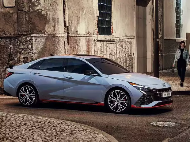 Hyundai Elantra 2022 Titel-Bild zur News: Hyundai Elantra 2022
