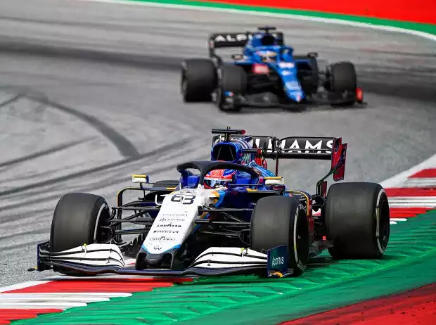 George Russell (Williams) vor Fernando Alonso (Alpine) beim Großen Preis von Österreich in Spielberg Titel-Bild zur News: George Russell (Williams) vor Fernando Alonso (Alpine) beim Großen Preis von Österreich in Spielberg