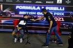 Pierre Gasly (AlphaTauri) und Max Verstappen (Red Bull) 