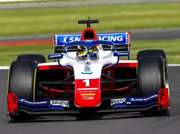 Robert Schwarzman beim Rennen der Formel 2 2021 in Silverstone Titel-Bild zur News: Robert Schwarzman beim Rennen der Formel 2 2021 in Silverstone