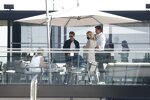 Tom Cruise zu Gast bei Mercedes, mit Teamchef Toto Wolff
