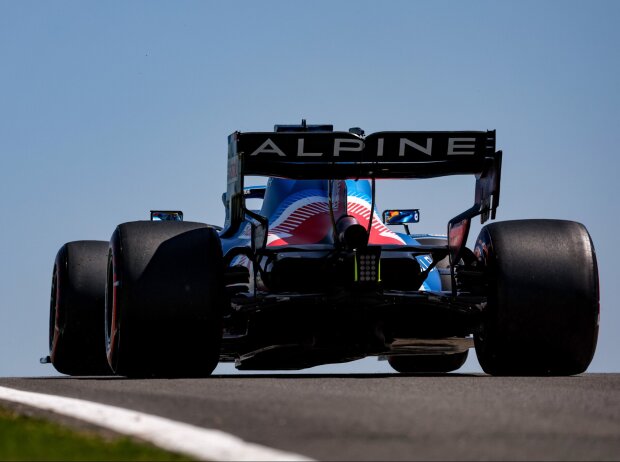 Fernando Alonso im Alpine A521 beim Grand Prix von Großbritannien der Formel 1 2021 in Silverstone in England