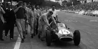 Jack Brabham schiebt seinen Cooper-Climax ins Ziel beim Grand Prix von Monaco der Formel 1 1957