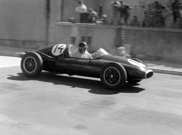 Jack Brabham bei seinem ersten Grand Prix in Monaco 1957 in einem Cooper-Climax Jack Brabham bei seinem ersten Grand Prix in Monaco 1957 in einem Cooper-Climax