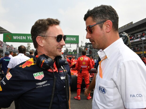 Red-Bull-Teamchef Christian Horner und FIA-Rennleiter Michael Masi vor dem Formel-1-Rennen in Mexiko 2019 Red-Bull-Teamchef Christian Horner und FIA-Rennleiter Michael Masi vor dem Formel-1-Rennen in Mexiko 2019