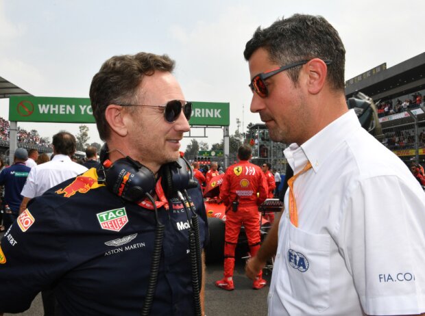 Titel-Bild zur News: Red-Bull-Teamchef Christian Horner und FIA-Rennleiter Michael Masi vor dem Formel-1-Rennen in Mexiko 2019