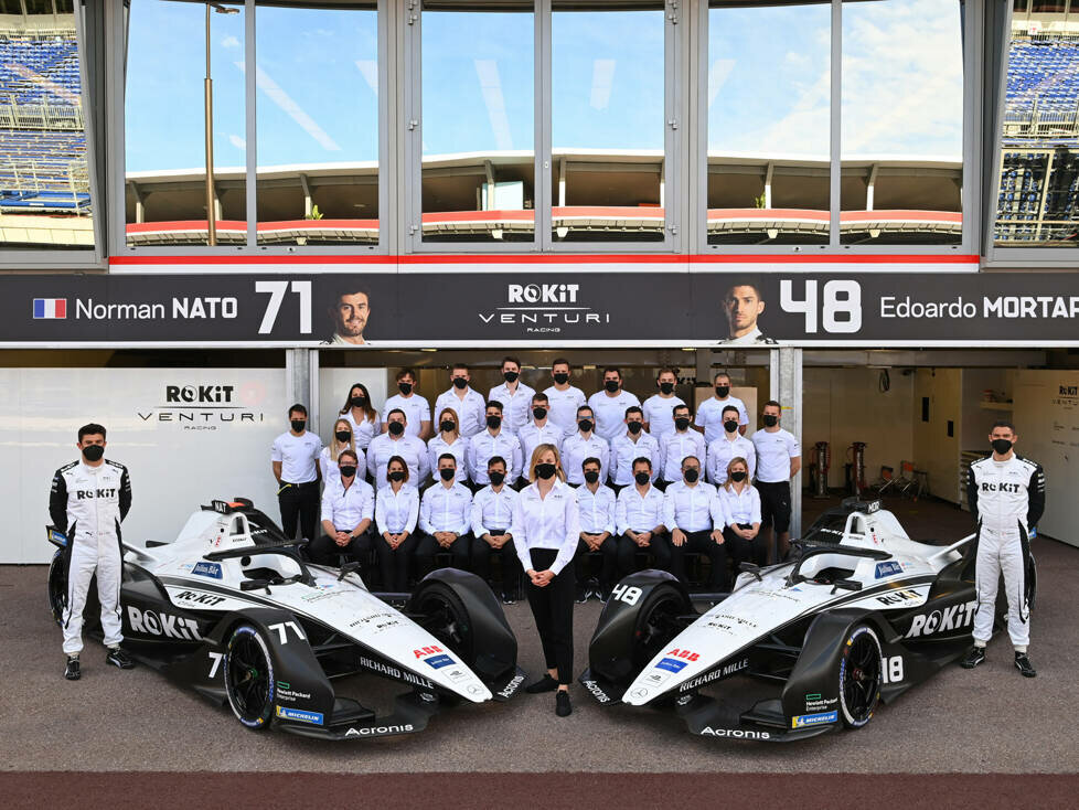 Gruppenfoto des Formel-E-Teams Venturi