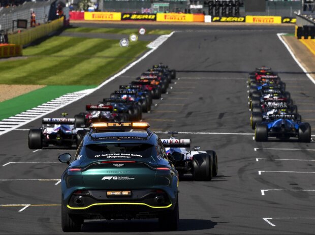 Die Startaufstellung zum Formel-1Sprintrennen in Silverstone Die Startaufstellung zum Formel-1Sprintrennen in Silverstone