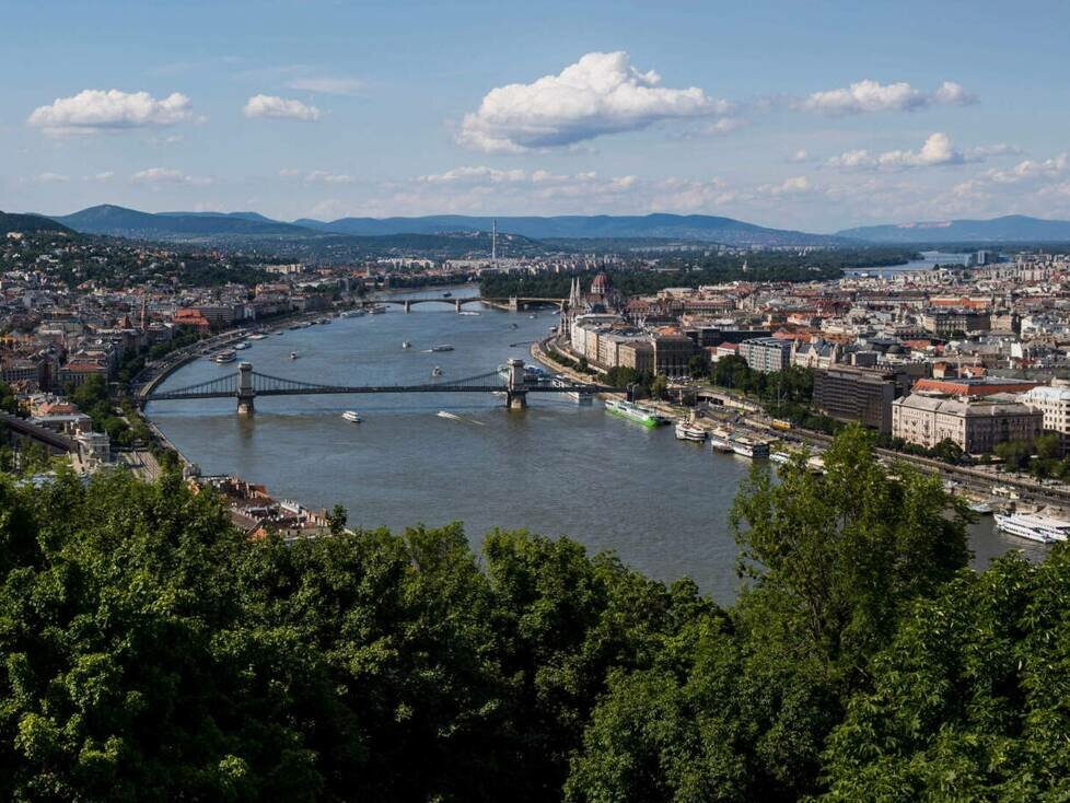 Budapest liegt an der Donau
