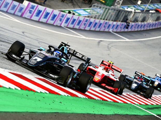 Fahrzeuge der Formel 3 beim Rennen auf dem Red-Bull-Ring in Spielberg