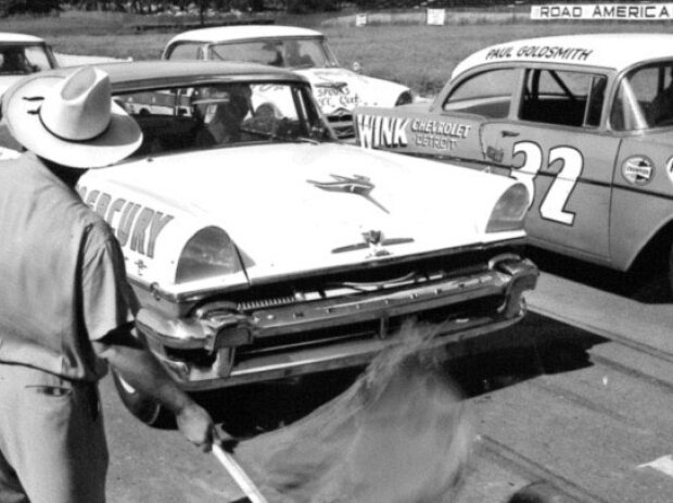 Start zum Rennen der NASCAR Grand National Series 1956 in Elkhart Lake: Tim Flock, Paul Goldsmith Start zum Rennen der NASCAR Grand National Series 1956 in Elkhart Lake: Tim Flock, Paul Goldsmith