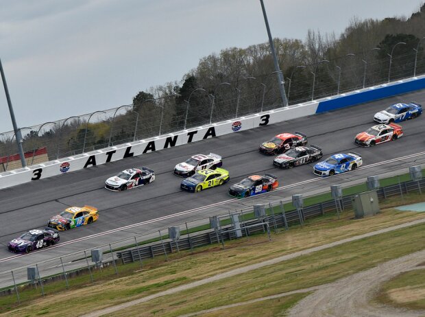 NASCAR-Action auf dem Atlanta Motor Speedway im März 2021 NASCAR-Action auf dem Atlanta Motor Speedway im März 2021