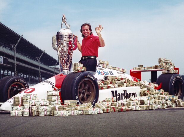Emerson Fittipaldi nach seinem Indy-500-Sieg 1989 Emerson Fittipaldi nach seinem Indy-500-Sieg 1989