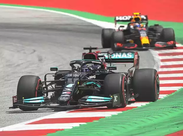 Lewis Hamilton, Sergio Perez Titel-Bild zur News: Lewis Hamilton, Sergio Perez