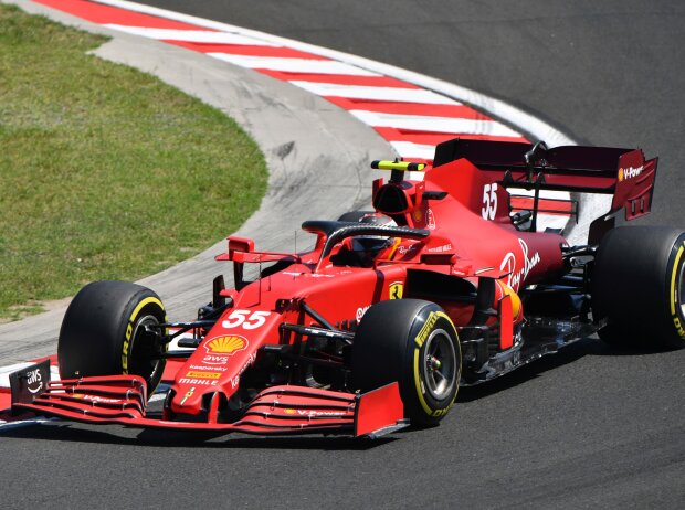 Titel-Bild zur News: Carlos Sainz (Ferrari) auf dem Hungaroring in Ungarn