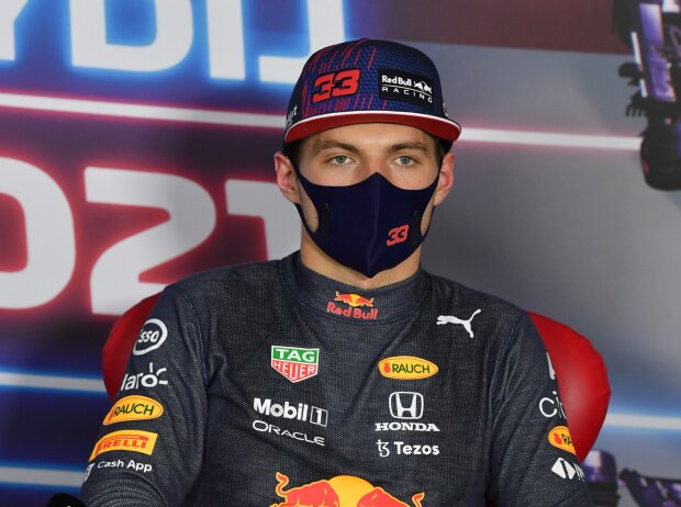 Titel-Bild zur News: Max Verstappen (Red Bull) in der Pressekonferenz nach dem Qualifying in Ungarn