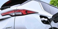 2023 Mitsubishi Outlander Plug-In Hybrid teaser