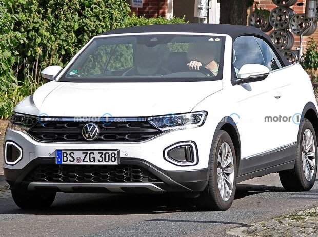 Titel-Bild zur News: VW T-Roc Cabriolet Facelift (2022)