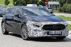 Bild zum Inhalt: Mercedes A-Klasse (2021): Facelift-Erlkönig versteckt nichts