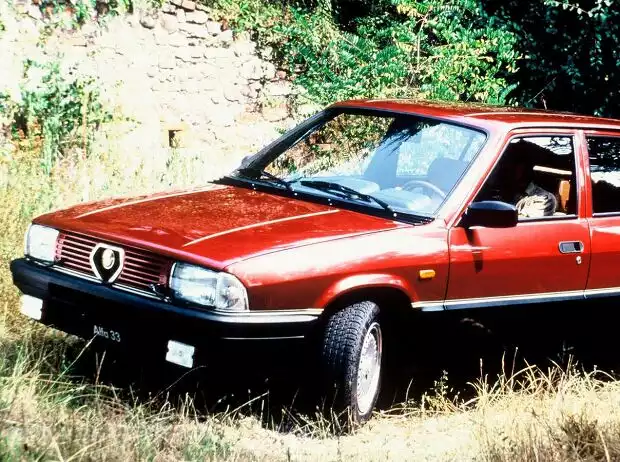 Alfa Romeo 33 Titel-Bild zur News: Alfa Romeo 33
