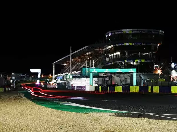 24h Le Mans, Boxengebäude Titel-Bild zur News: 24h Le Mans, Boxengebäude