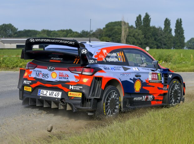 Titel-Bild zur News: Thierry Neuville im Hyundai i20 WRC bei der Rallye Ypern 2021