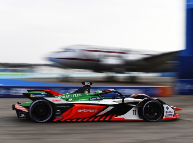 Titel-Bild zur News: Lucas di Grassi beim E-Prix von Berlin der Formel E 2021