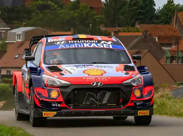 Thierry Neuville im Hyundai i20 WRC bei der Rallye Ypern 2021 Titel-Bild zur News: Thierry Neuville im Hyundai i20 WRC bei der Rallye Ypern 2021