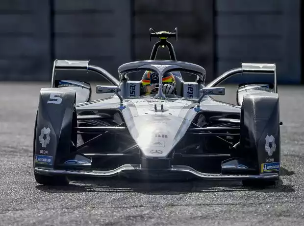 Stoffel Vandoorne im Formel-E-Auto von Mercedes beim E-Prix von Berlin 2021 Titel-Bild zur News: Stoffel Vandoorne im Formel-E-Auto von Mercedes beim E-Prix von Berlin 2021
