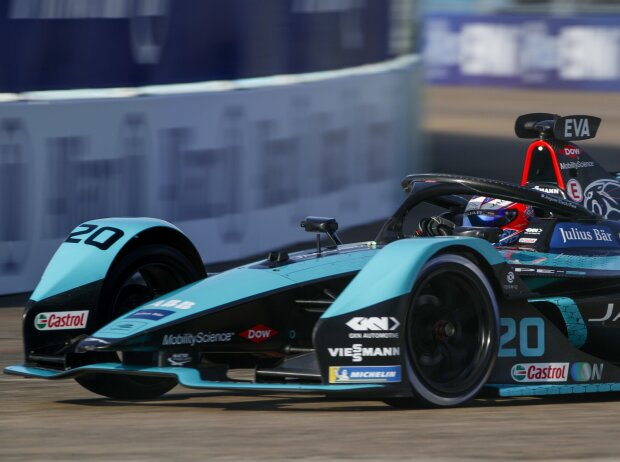 Titel-Bild zur News: Mitch Evans im Formel-E-Auto von Jaguar beim E-Prix von Berlin 2021