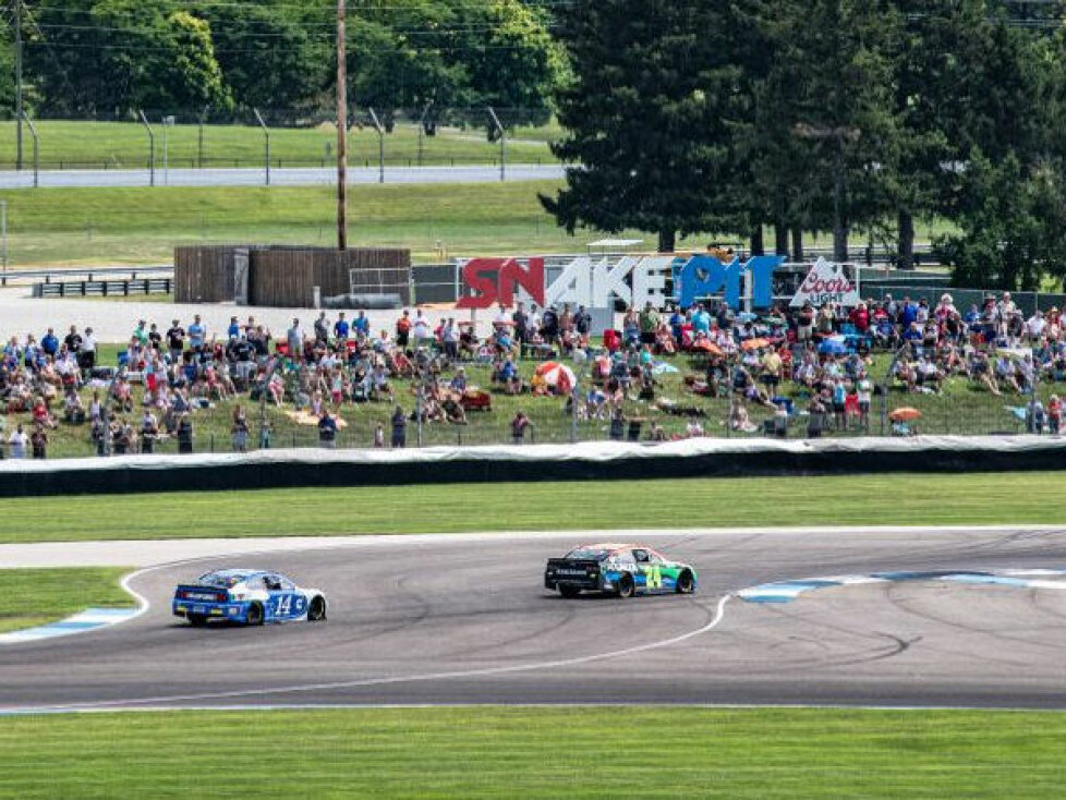 NASCAR-Action in der schnellen Schikane auf dem Indianapolis-Rundkurs