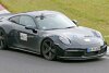 Bild zum Inhalt: Porsche 911 Sport Classic (992) als Erlkönig erwischt