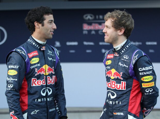 Daniel Ricciardo und Sebastian Vettel (Red Bull) vor der Fahrzeugpräsentation 2014 in Jerez