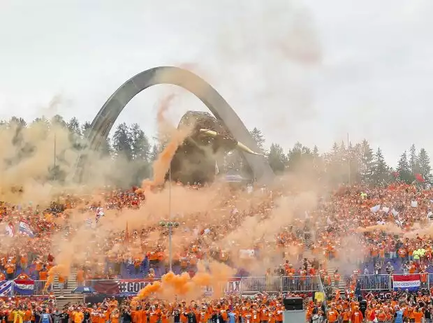 Fans von Formel-1-Fahrer Max Verstappen beim Grand Prix von Österreich 2021 auf dem Red-Bull-Ring bei Spielberg Titel-Bild zur News: Fans von Formel-1-Fahrer Max Verstappen beim Grand Prix von Österreich 2021 auf dem Red-Bull-Ring bei Spielberg