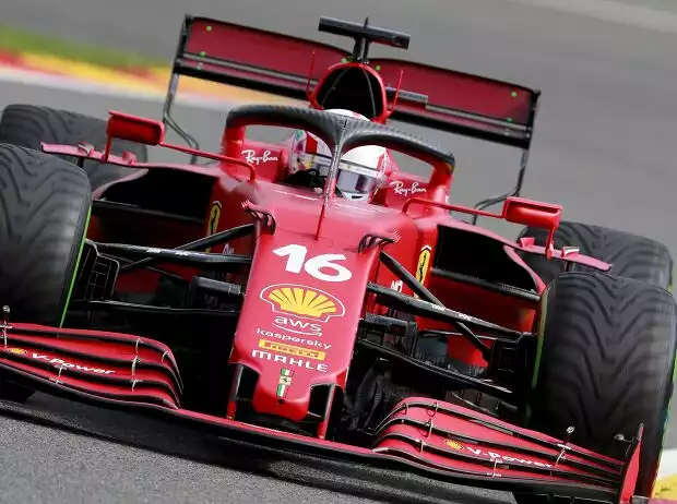 Charles Leclerc im Ferrari SF21 mit Intermediate-Reifen im Freien Training zum Belgien-Grand-Prix der Formel 1 2021 in Spa-Francorchamps Titel-Bild zur News: Charles Leclerc im Ferrari SF21 mit Intermediate-Reifen im Freien Training zum Belgien-Grand-Prix der Formel 1 2021 in Spa-Francorchamps