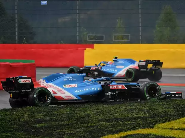 Titel-Bild zur News: Esteban Ocon, Fernando Alonso