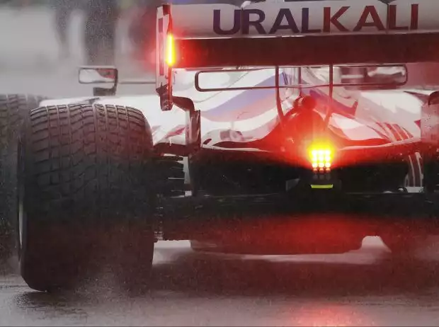 Nikita Masepin (Haas) beim verregneten Grand Prix von Belgien in Spa-Francorchamps 2021 Titel-Bild zur News: Nikita Masepin (Haas) beim verregneten Grand Prix von Belgien in Spa-Francorchamps 2021
