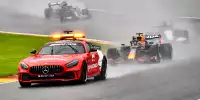 Max Verstappen im Red Bull, George Russell im Williams und Lewis Hamilton im Mercedes hinter dem Safety-Car beim Grand Prix von Belgien der Formel 1 2021 in Spa-Francorchamps