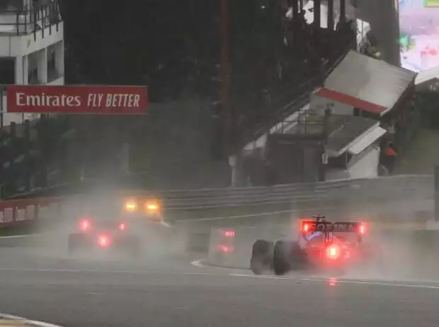 Max Verstappen, George Russell Titel-Bild zur News: Max Verstappen, George Russell