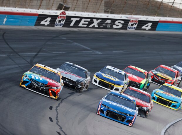 Kyle Busch, Kyle Larson Kyle Busch, Kyle Larson