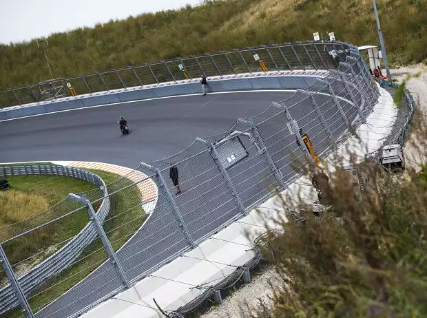 Die Steilkurve in Zandvoort Titel-Bild zur News: Die Steilkurve in Zandvoort