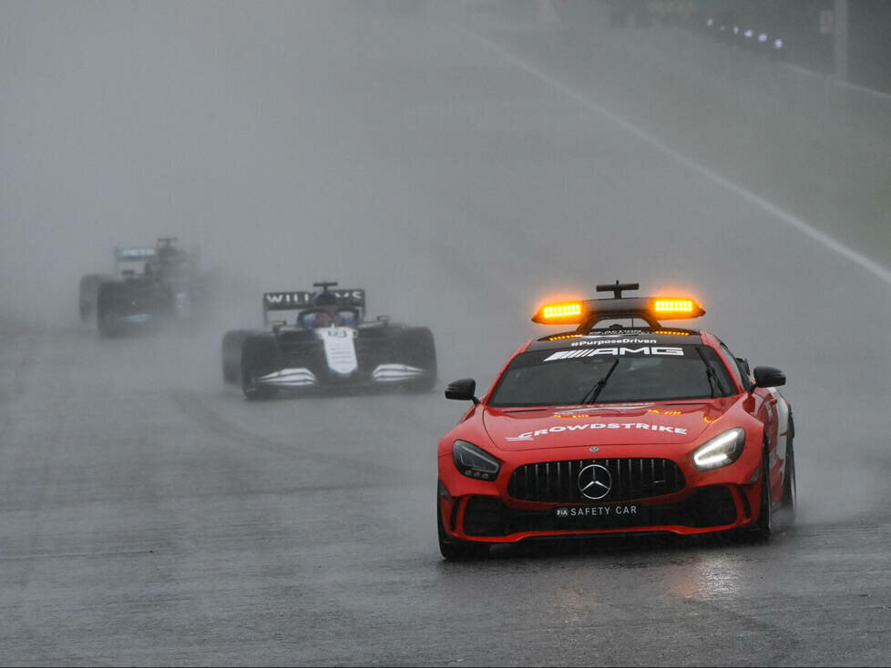 Max Verstappen, George Russell