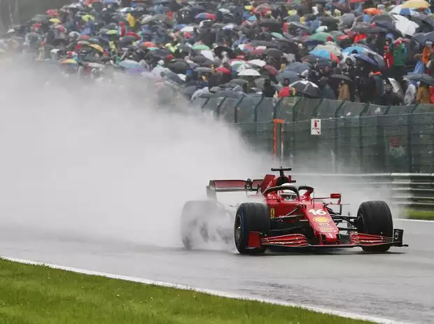 Charles Leclerc (Ferrari SF21) im verregneten Qualifying von Spa-Francorchamps 2021 Titel-Bild zur News: Charles Leclerc (Ferrari SF21) im verregneten Qualifying von Spa-Francorchamps 2021