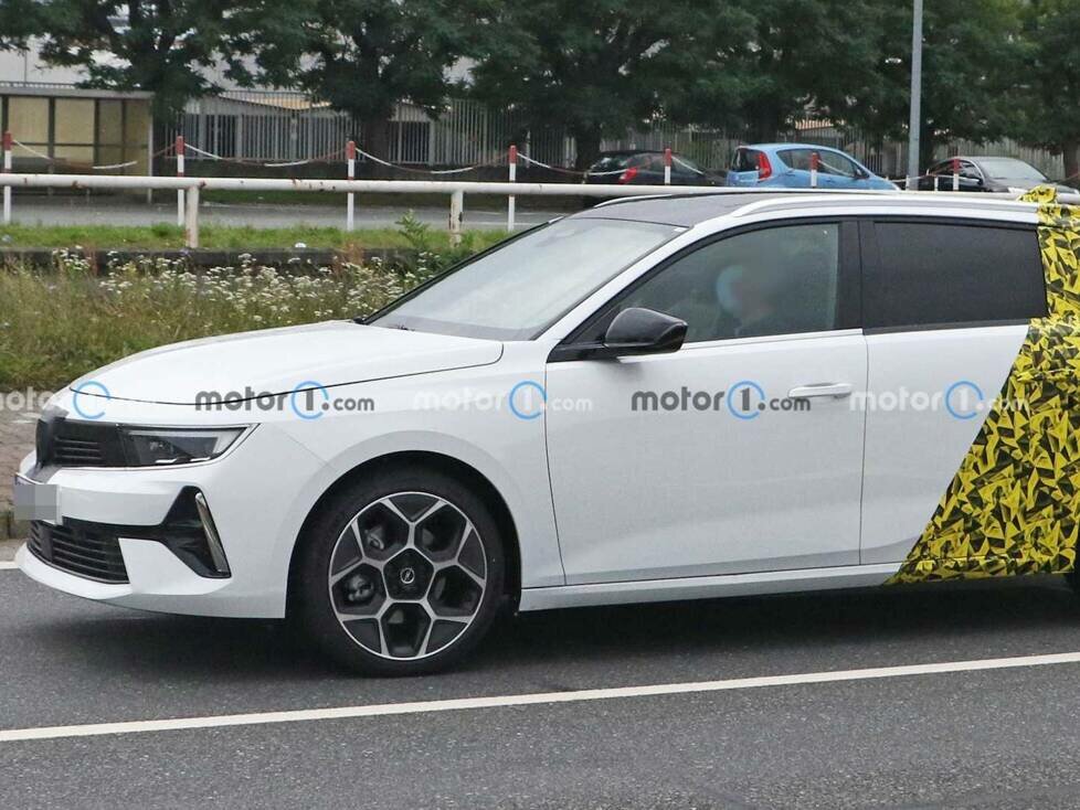Opel Astra Erlkönig
