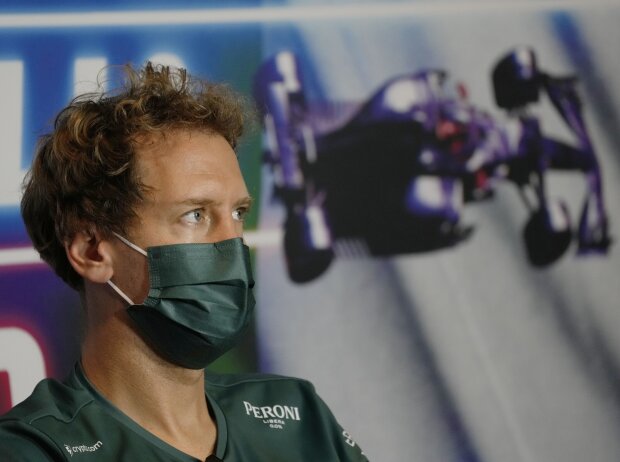 Sebastian Vettel von Aston Martin in der Pressekonferenz vor dem Grand Prix von Italien der Formel 1 2021 in Monza Sebastian Vettel von Aston Martin in der Pressekonferenz vor dem Grand Prix von Italien der Formel 1 2021 in Monza