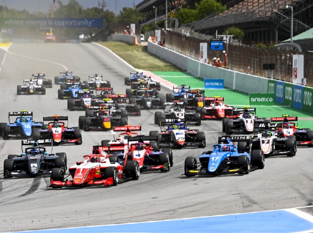 Start der Formel 3 in Barcelona 2021